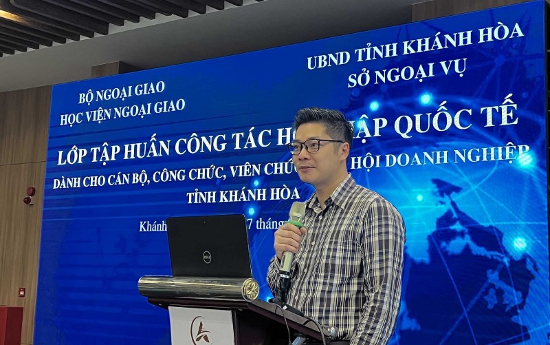 Khai giảng khóa bồi dưỡng nâng cao hiệu quả hội nhập quốc tế cho cán bộ, doanh nghiệp tỉnh Khánh Hòa Khai giảng khóa bồi dưỡng nâng cao hiệu quả hội nhập quốc tế cho cán bộ, doanh nghiệp tỉnh Khánh Hòa