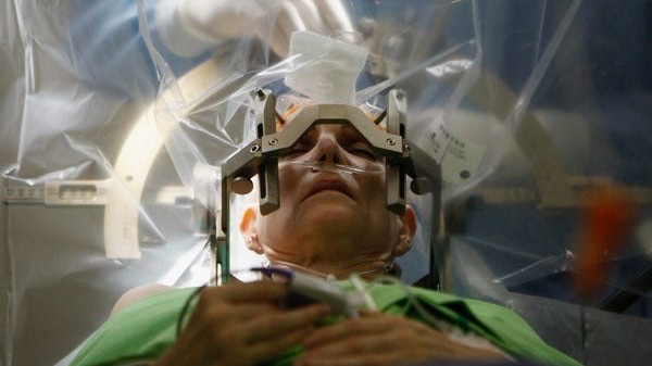 Tỷ phú Elon Musk sắp cấy chip vào não người: Từ phim khoa học viễn tưởng đến ngành công nghiệp tỷ USD?