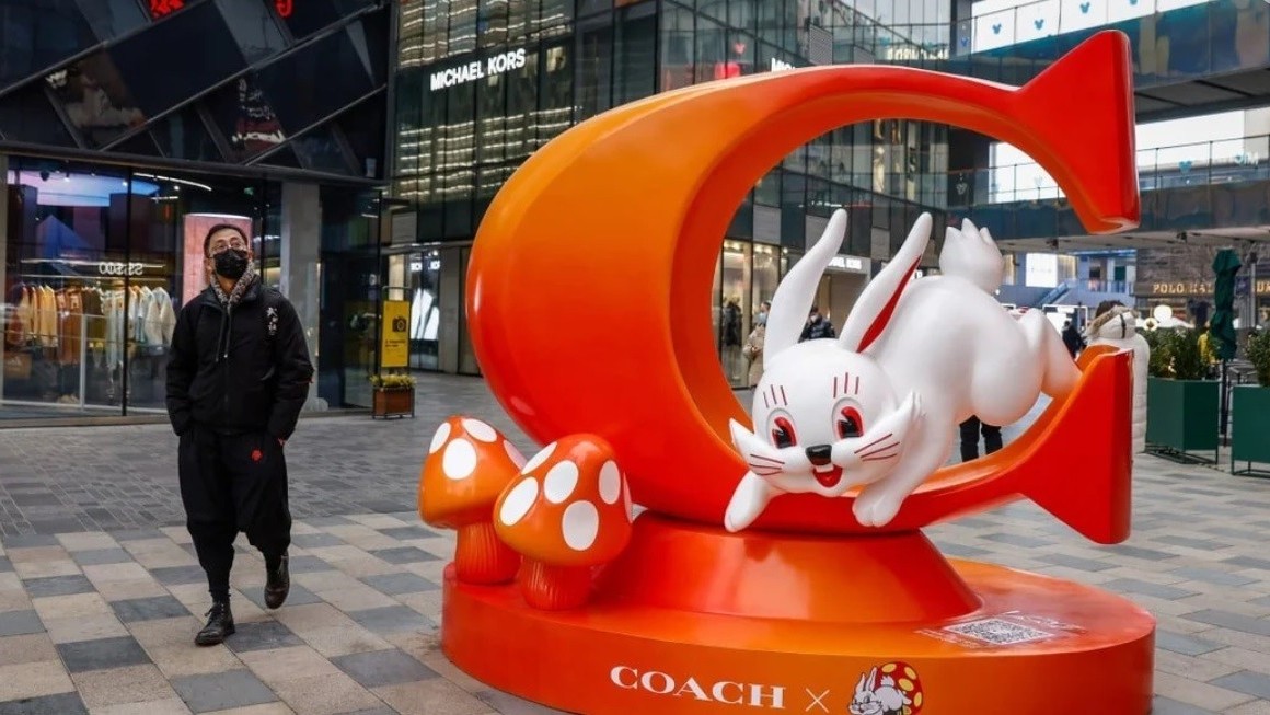 Vượt trội về lợi thế, Trung Quốc muốn thoát khỏi 'chiếc áo' thị trường mới nổi