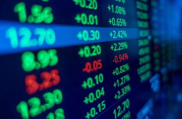 Thị trường chứng khoán phục hồi: Rủi ro và cơ hội đan Thị trường chứng khoán phục hồi: Rủi ro và cơ hội đan