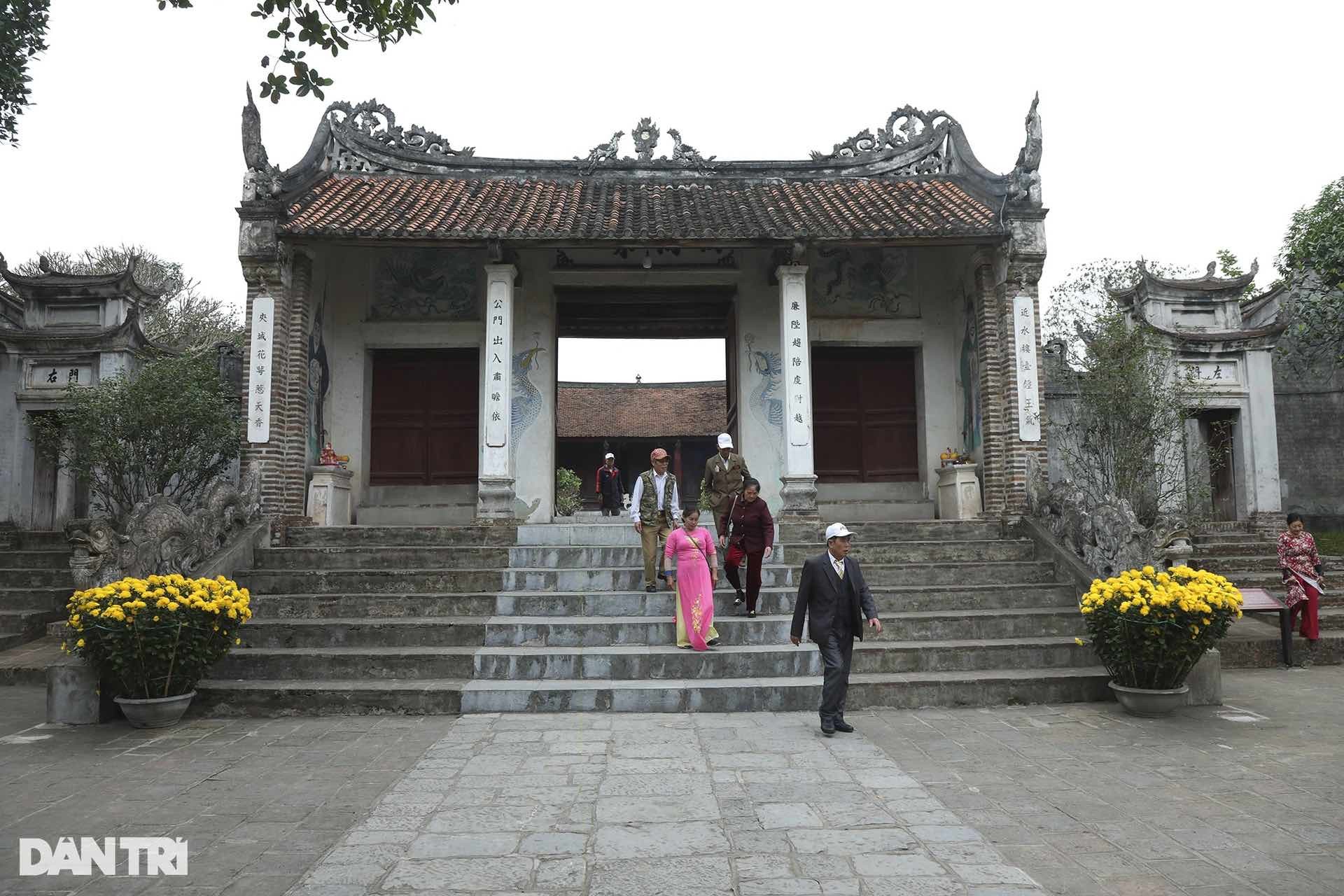 Chiêm ngưỡng tượng đồng độc bản vua An Dương Vương