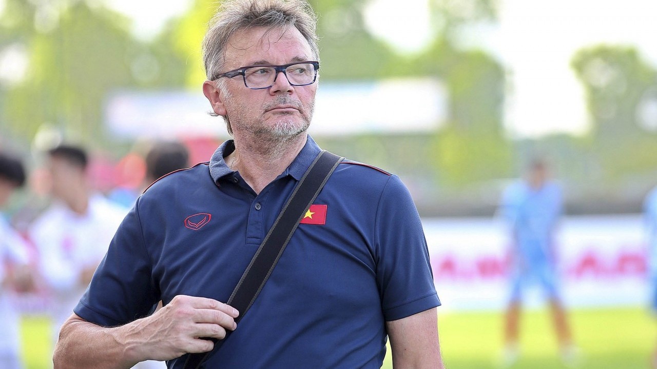 HLV Philippe Troussier triệu tập 28 cầu thủ lên tuyển Việt Nam, nhiều gương mặt thân quen