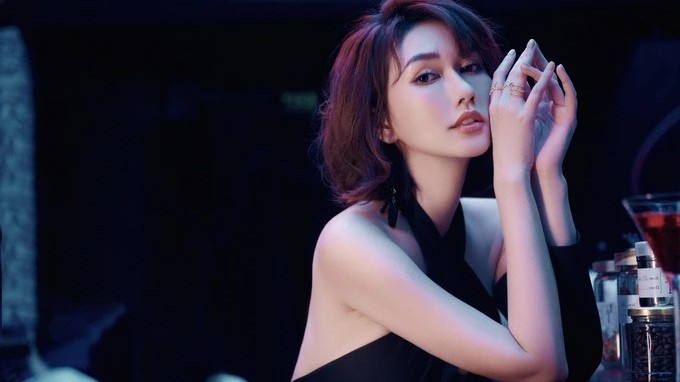 Ngắm vóc dáng nóng bỏng của nhân vật bị ghét nhất phim ‘Đừng làm mẹ cáu’