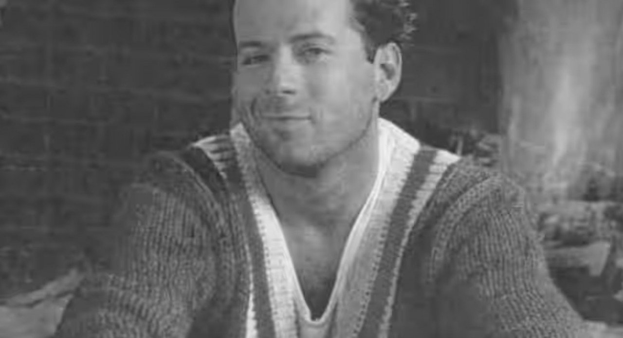 Bruce Willis: Từ nhân viên bảo vệ đến ngôi sao hàng đầu Hollywood