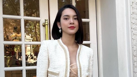 Đừng làm mẹ cáu: Phong cách thời trang giúp Quỳnh Lương diễn xuất thành công hơn