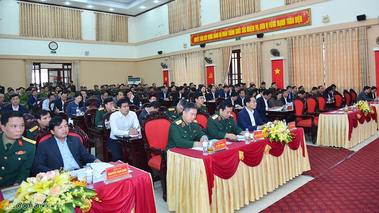 Bộ trưởng Ngoại giao Bùi Thanh Sơn dự Hội nghị tổng kết 10 năm thực hiện Nghị quyết Trung ương 8 khóa XI tỉnh Nghệ An Bộ trưởng Ngoại giao Bùi Thanh Sơn dự Hội nghị tổng kết 10 năm thực hiện Nghị quyết Trung ương 8 khóa XI tỉnh Nghệ An