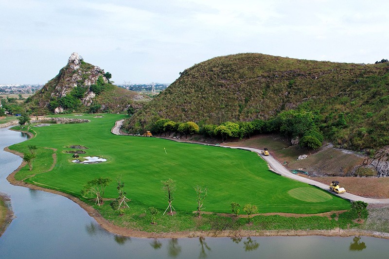Ảnh thực tế tại một hố golf của BRG Rose Canyon Golf Resort