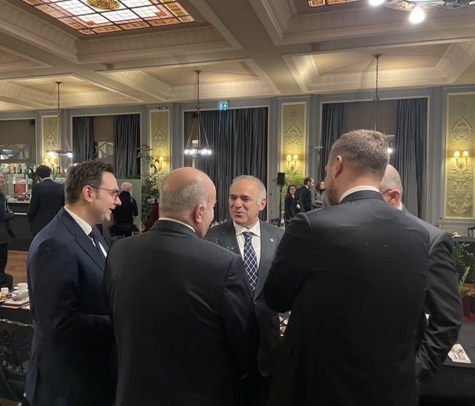 Czech khẳng định ủng hộ mua vũ khí chung với nước khác để hỗ trợ Ukraine; Kiev kêu gọi gói hỗ trợ 15 tỷ USD từ IMF