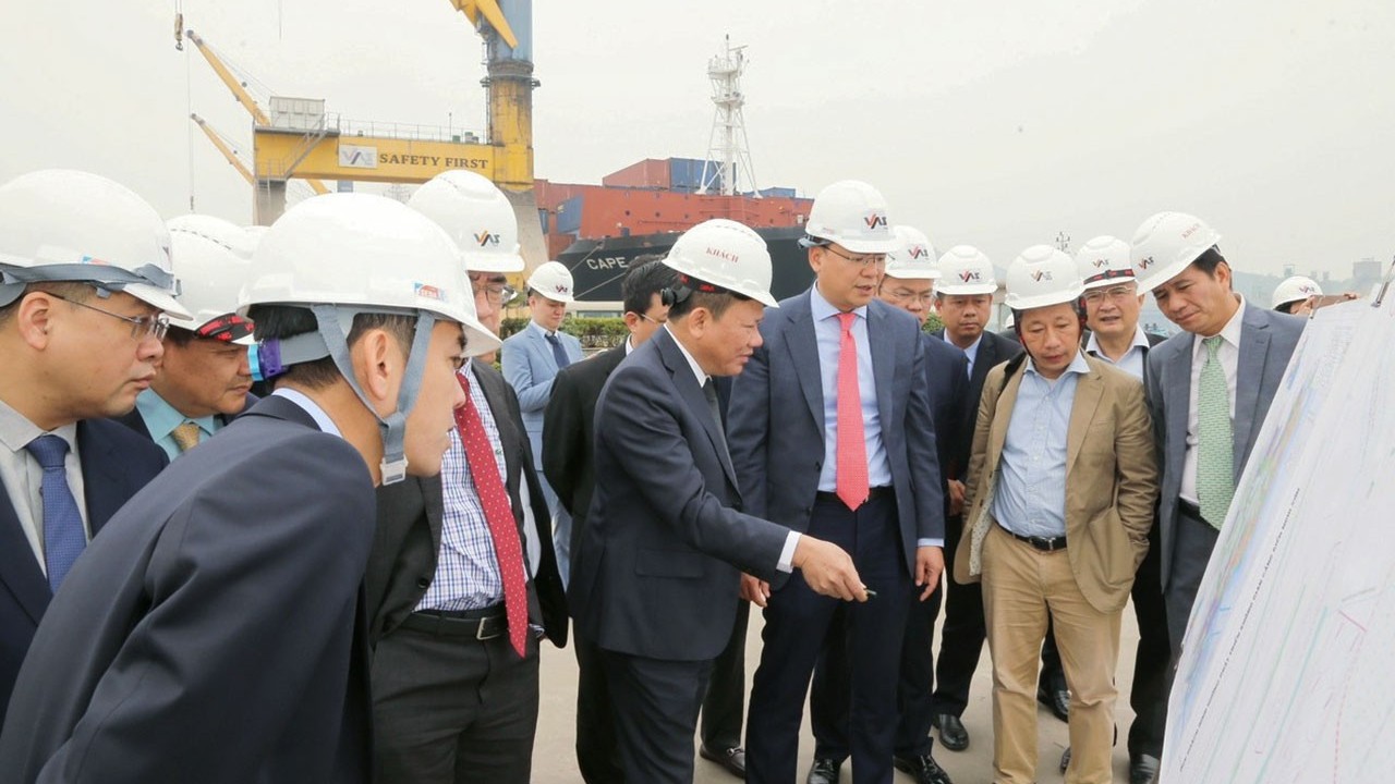 Đoàn Trưởng cơ quan đại diện Việt Nam ở nước ngoài làm việc, khảo sát thực địa tại Khu kinh tế Nghi Sơn