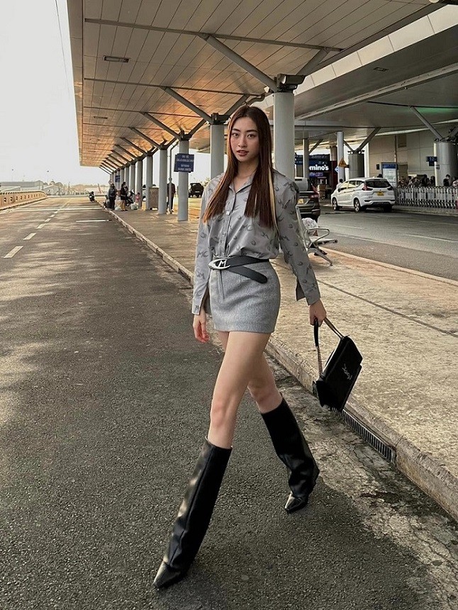 Hoa hậu Lương Thùy Linh diện váy hồng dài thướt tha tham quan, dạo chơi ở chợ Ấn Độ Hoa hậu Lương Thùy Linh diện váy hồng dài thướt tha tham quan, dạo chơi ở chợ Ấn Độ