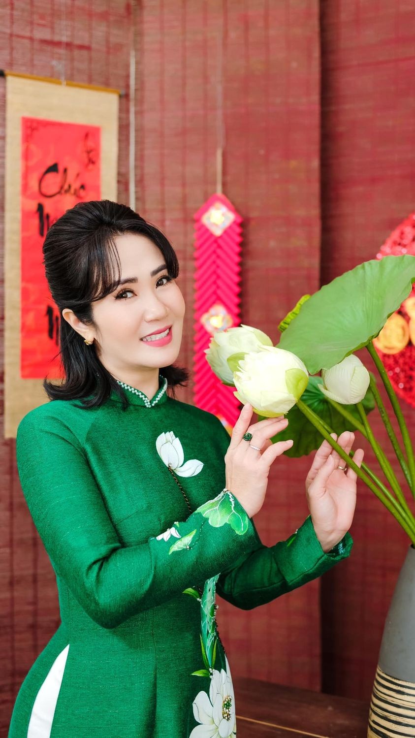 Sao Việt: Lệ Quyên gợi cảm