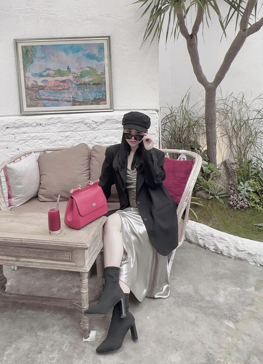 Sao Việt: Lệ Quyên gợi cảm