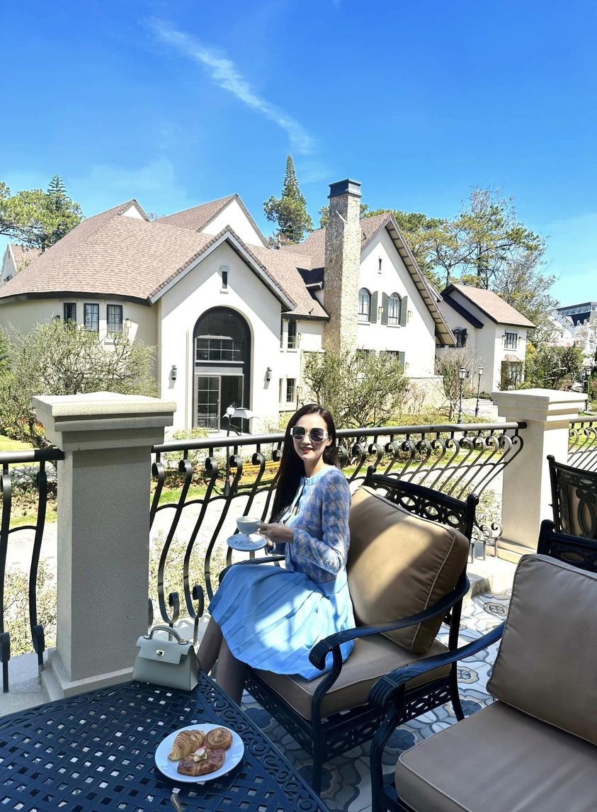 Sao Việt: Lệ Quyên gợi cảm