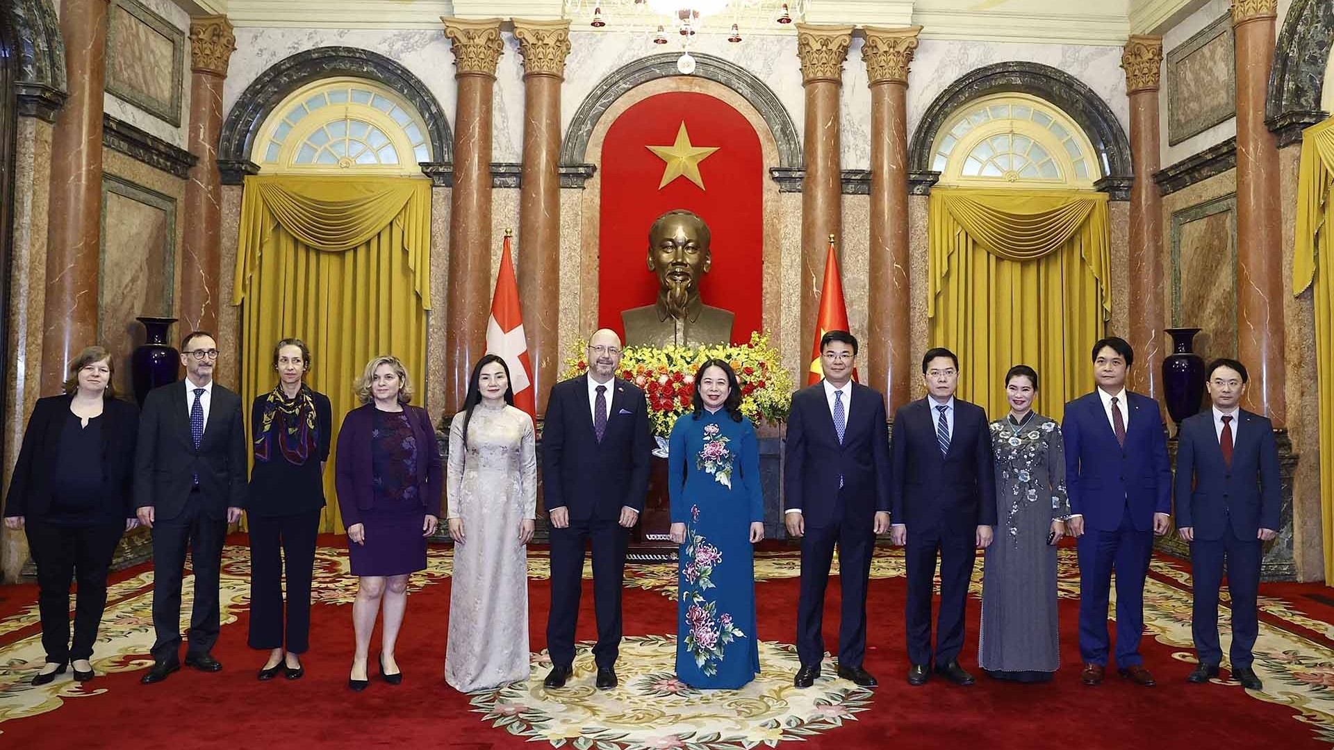 Quyền Chủ tịch nước Võ Thị Ánh Xuân tiếp các Đại sứ trình Quốc thư