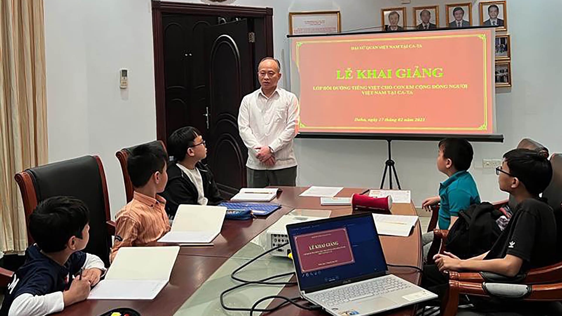 Đại sứ quán Việt Nam tại Qatar tổ chức lớp học tiếng Việt cho con em cộng đồng