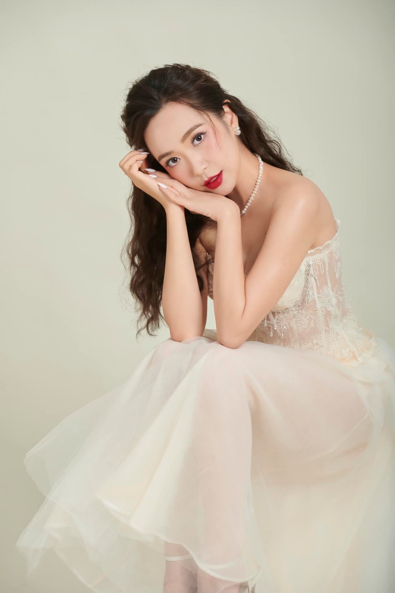 Gu thời trang cá tính của Kim Oanh phim Dưới bóng cây hạnh phúc