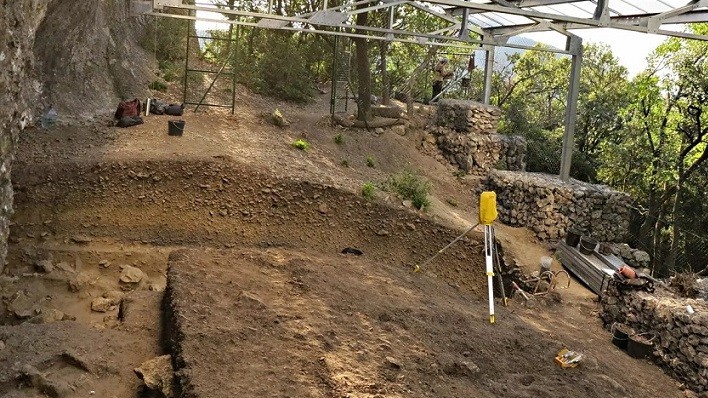 Tìm thấy bằng chứng người châu Âu hiện đại sử dụng cung tên cách đây 54.000 năm tại Pháp