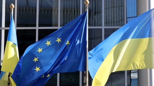 Đức nói một điều cần thiết ở Ukraine; G7, IMF sắp hỗ trợ tài chính cho Kiev? Anh gia hạn miễn giảm thuế