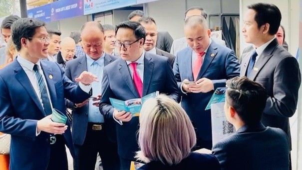 Việt Nam là 'thỏi nam châm' hút vốn đầu tư từ Singapore