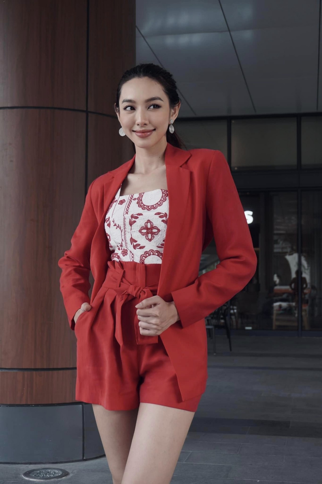 Hoa hậu Nguyễn Thúc Thùy Tiên