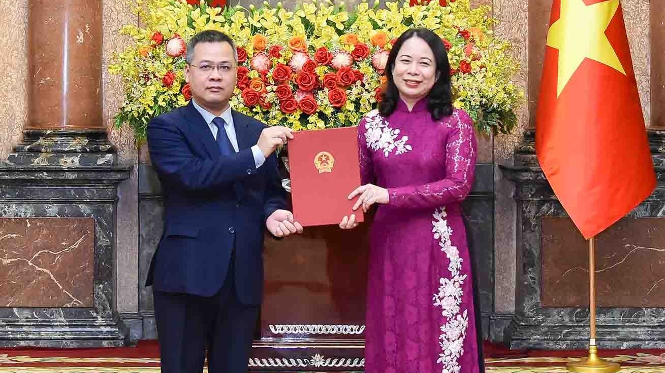 Đại sứ Dương Chính Chức: Đến Angola… tôi mang theo một niềm tin và tinh thần phụng sự!