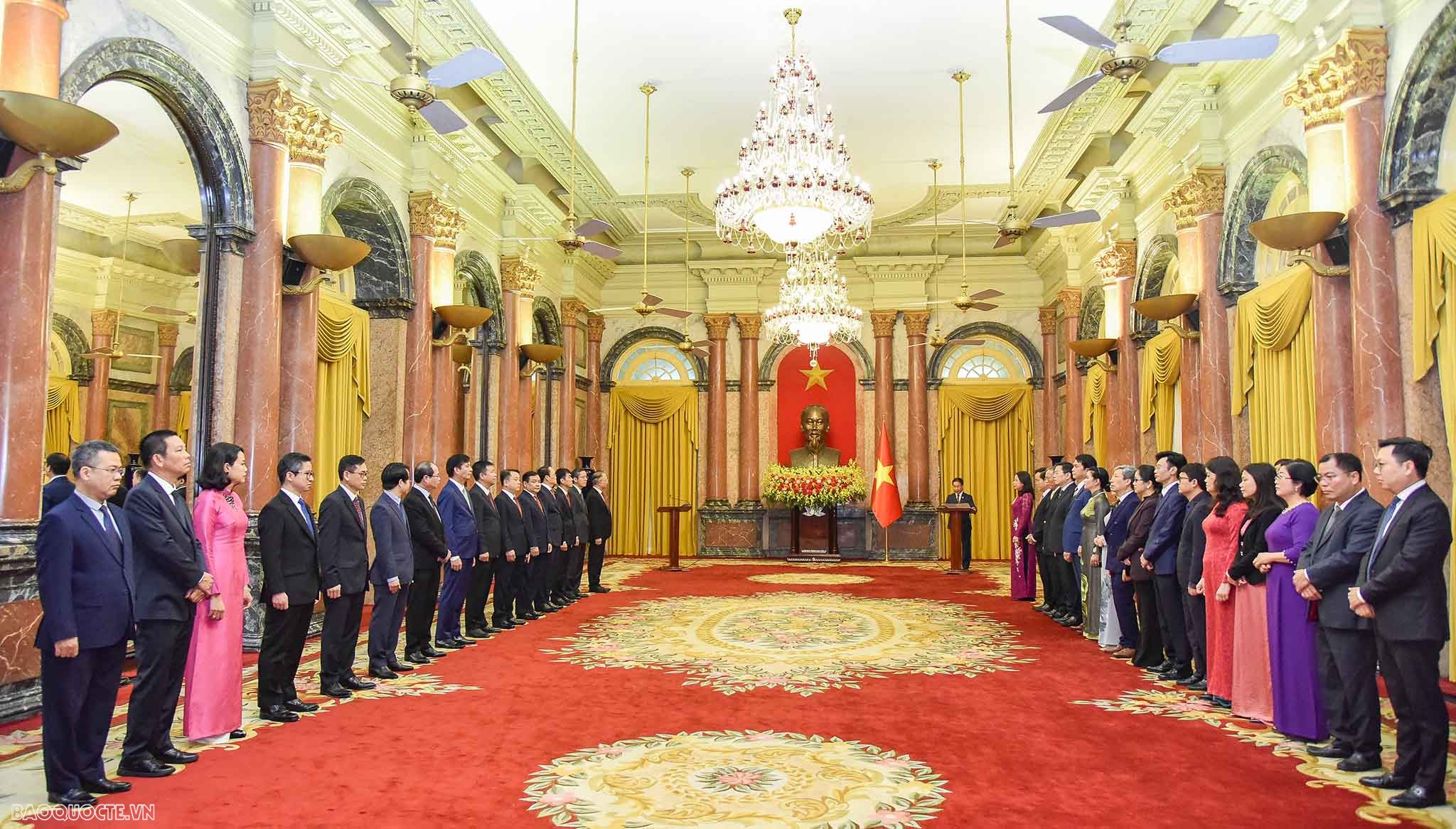 Những hình ảnh Quyền Chủ tịch nước trao quyết định bổ nhiệm cho 15 Đại sứ Việt Nam tại nước ngoài nhiệm kỳ 2023-2026