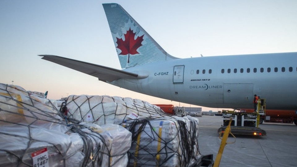 Canada sẽ gửi thêm xe tăng, trấn an Ukraine bằng những 'lời có cánh'