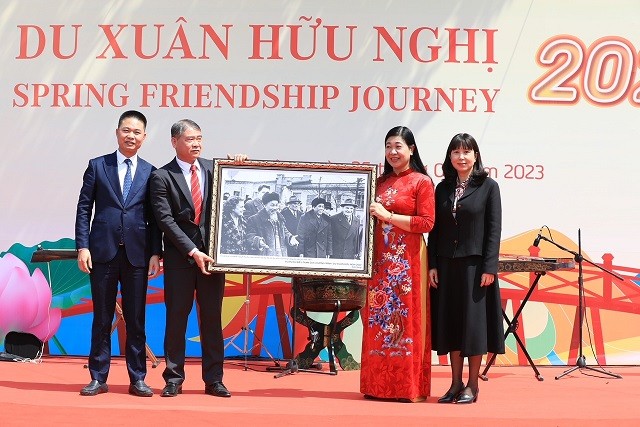 Hành trình ý nghĩa của chương trình Du Xuân Hữu nghị 2023