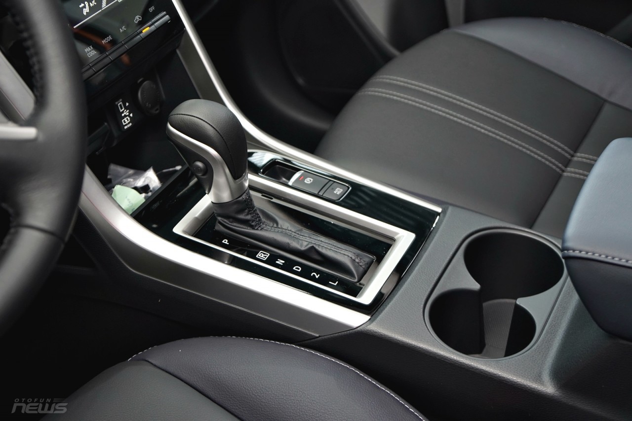 Mitsubishi Xpander Cross 2023 ra mắt với giá từ 698 triệu đồng Mitsubishi Xpander Cross 2023 ra mắt với giá từ 698 triệu đồng