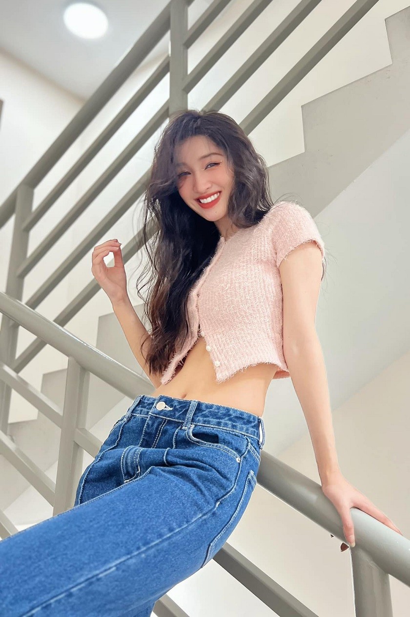 Á hậu Phương Nhi