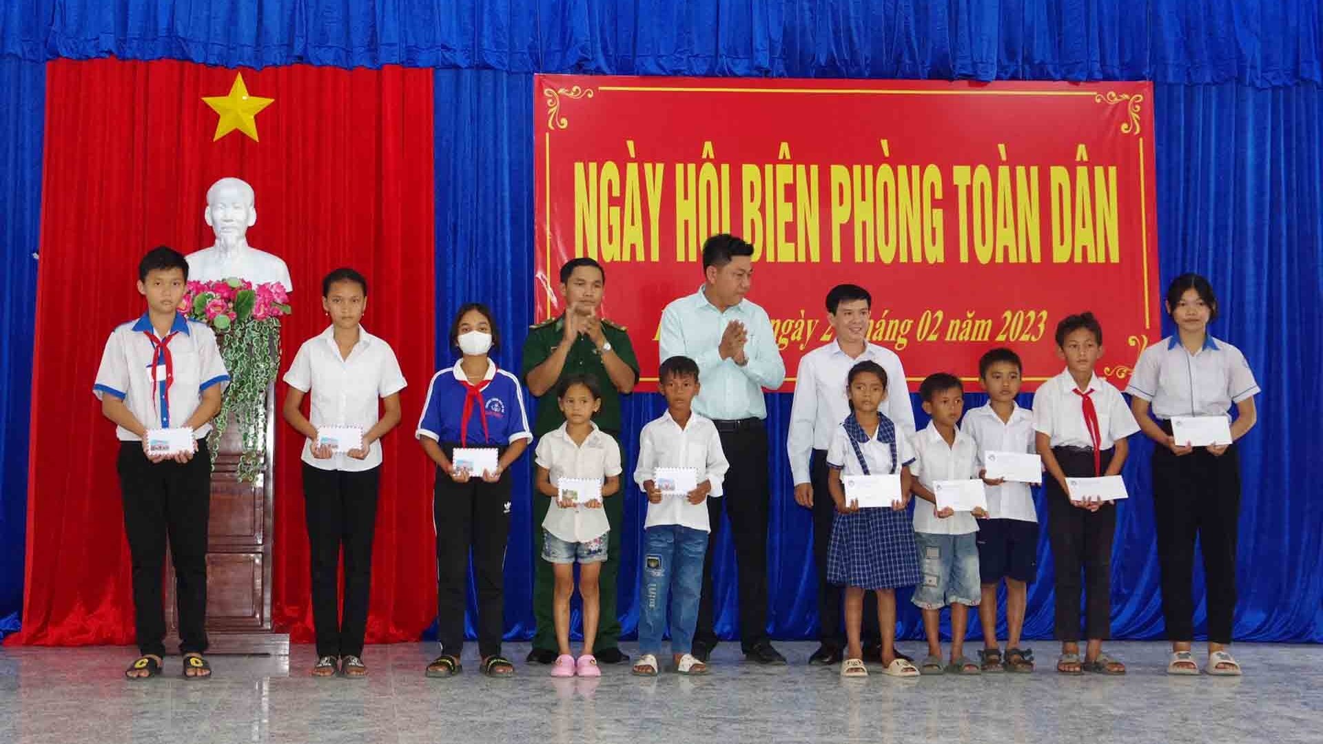 Sóc Trăng sôi nổi các hoạt động ngày hội Biên phòng toàn dân khu vực biên giới biển