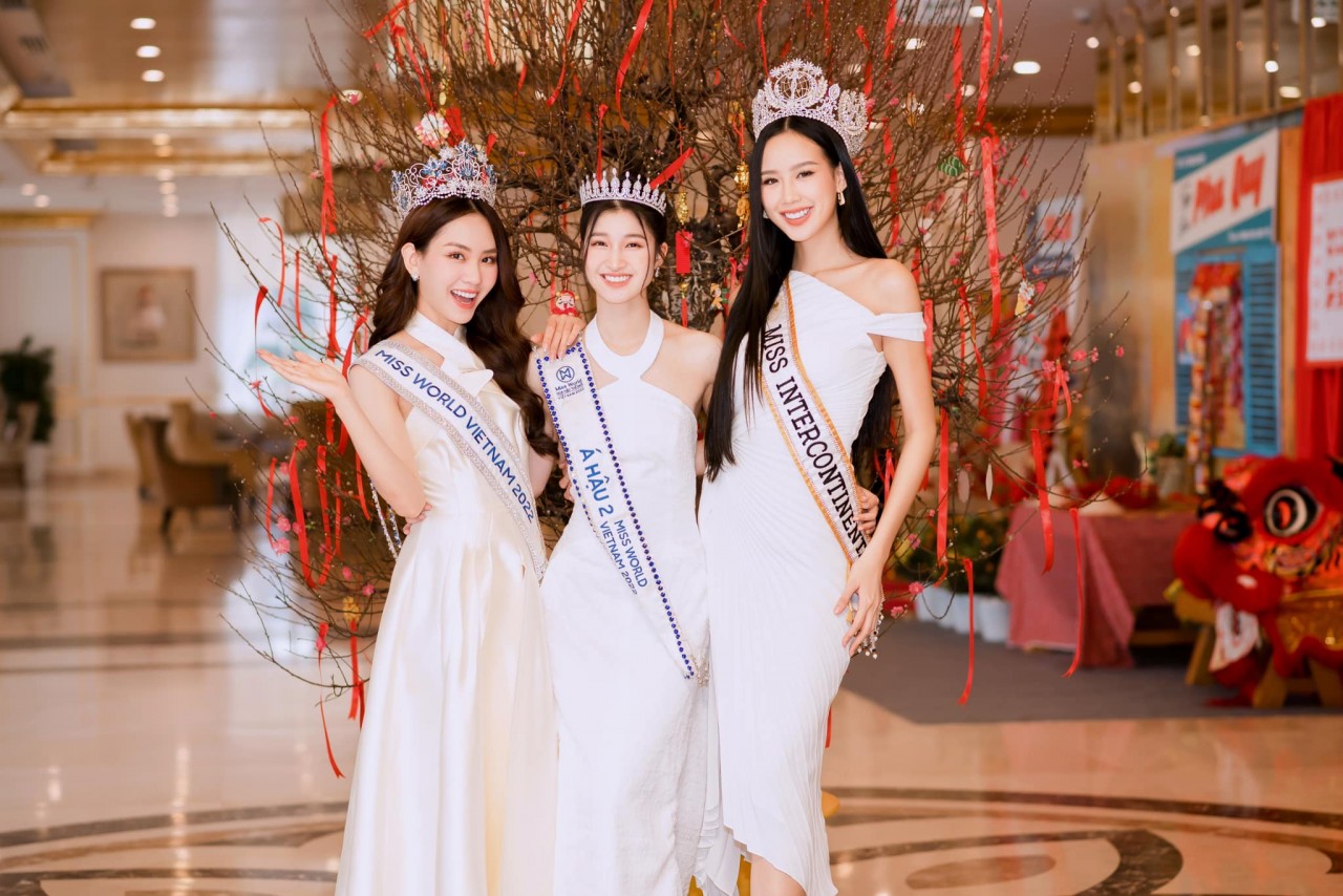 Khi top 3 Mai Phương - Bảo Ngọc - Phương Nhi đứng chung một khung hình