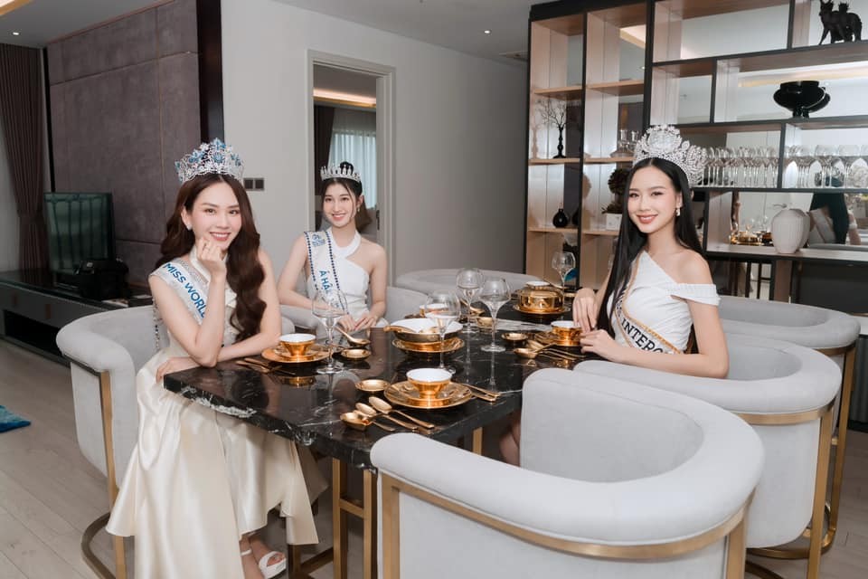 Khi top 3 Mai Phương - Bảo Ngọc - Phương Nhi đứng chung một khung hình