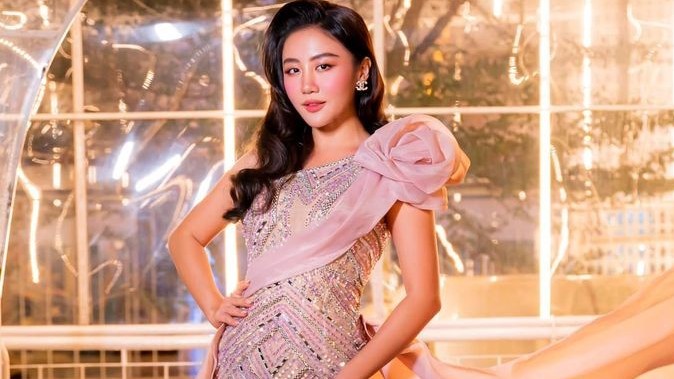 Ca sĩ Văn Mai Hương 'lột xác' quyến rũ