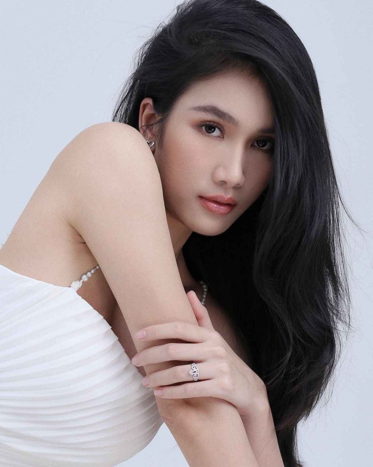 Á hậu Phương Anh