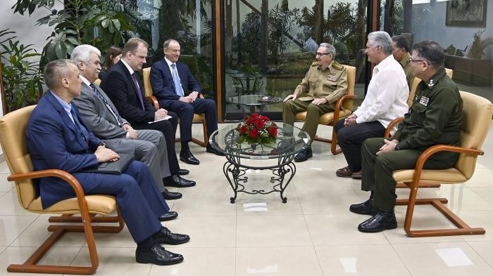 Cuba đón khách cấp cao từ Nga