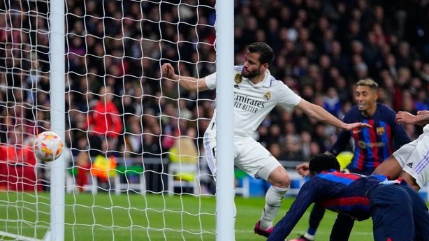 Cup nhà Vua Tây Ban Nha: Eder Militao phản lưới nhà, Real Madrid để thua Barcelona