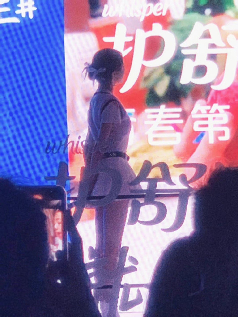 Địch Lệ Nhiệt Ba xuất hiện đẹp như búp bê sau thời gian 'vắng bóng'