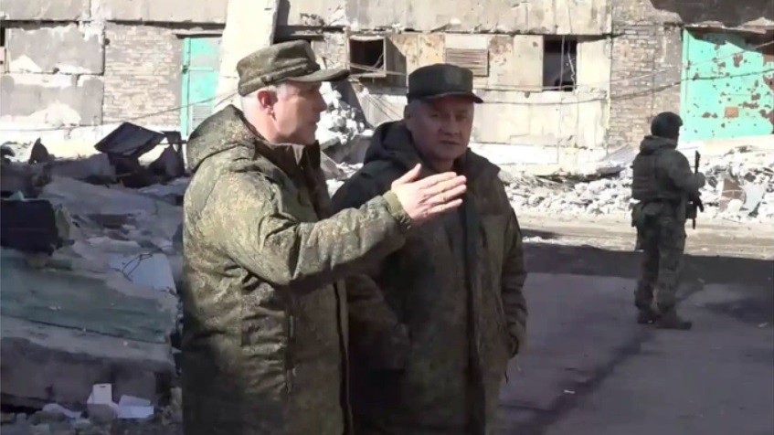 Tình hình Ukraine: Thị sát tiền tuyến, Bộ trưởng Quốc phòng Nga gặp gỡ tư lệnh các cánh quân