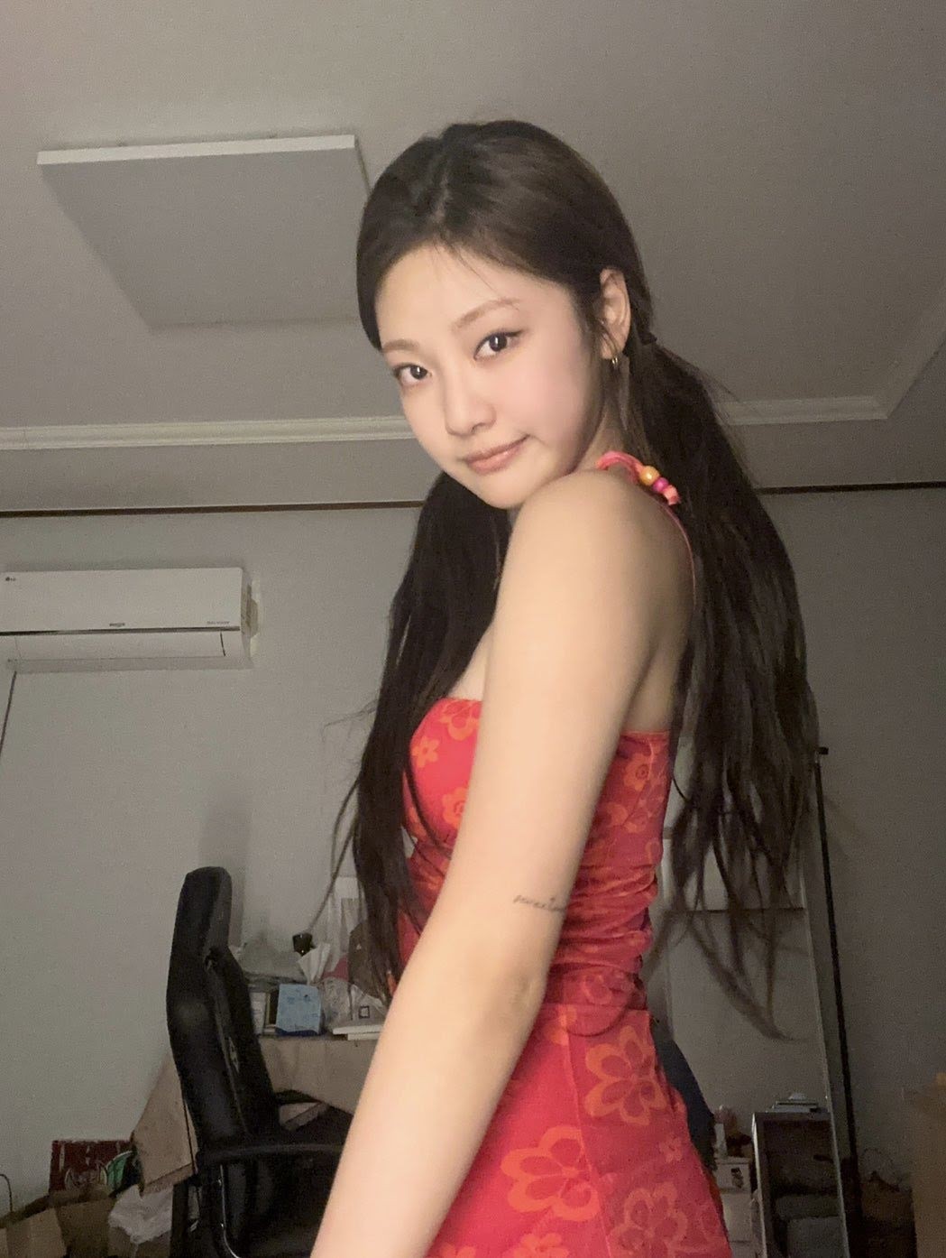 Hyein của NewJeans và NingNing của aespa đụng trang phục, khoe nhan sắc một 9 một 10 Hyein của NewJeans và NingNing của aespa đụng trang phục, khoe nhan sắc một 9 một 10