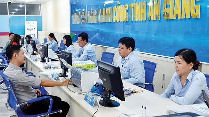 Người dân sẽ không phải xuất trình sổ hộ khẩu khi làm thủ tục hành chính