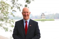 Cựu Đại sứ Anh Mark Kent: Whisky, Arsenal và cơ duyên Việt Nam