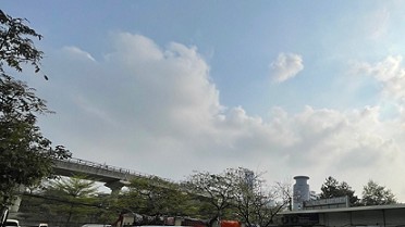 Dự báo thời tiết đêm nay và ngày mai (6-7/3): Hà Nội, Bắc Bộ, Bắc Trung Bộ đêm và sáng sớm trời rét, mưa nhỏ vài nơi; cả nước có nắng