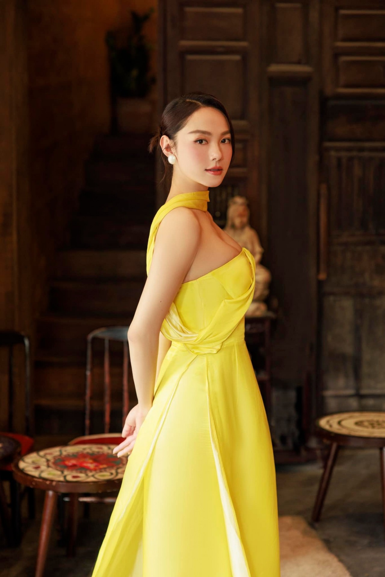 Thời trang biến hóa của ca sĩ Minh Hằng