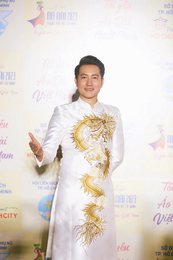 Ca sĩ Phi Hùng, Hoa hậu H'Hen Niê... tâm sự về niềm đam mê đặc biệt với áo dài dân tộc