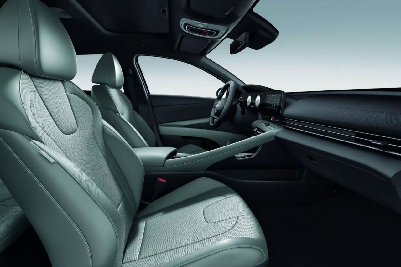 Hyundai Elantra 2024 lộ diện tại Hàn Quốc với thiết kế thể thao và hiện đại Hyundai Elantra 2024 lộ diện tại Hàn Quốc với thiết kế thể thao và hiện đại