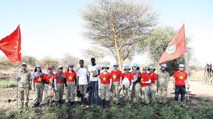 Nữ quân nhân Việt Nam: Những bông hoa tươi thắm trên mảnh đất Abyei