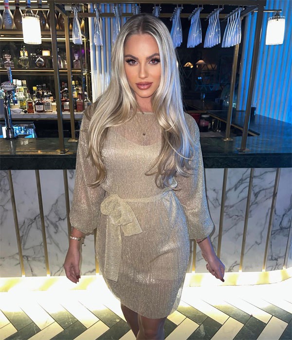 Cầu thủ nữ xinh đẹp nhất thế giới chấn thương