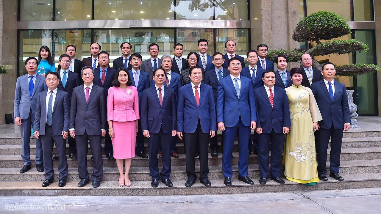 Trưởng Ban Nội chính Trung ương: Cán bộ ngoại giao là những người ‘chuyên nghiệp, sâu sắc, bản lĩnh, tâm huyết và chịu khó’