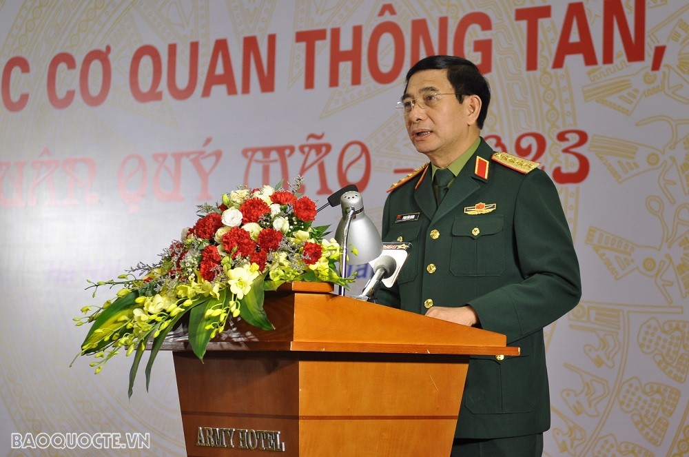 (03.07) Đại tướng Phan Văn Giang, Ủy viên Bộ Chính trị, Phó Bí thư Quân ủy Trung ương, Bộ trưởng Bộ Quốc phòng cảm ơn các Bộ, ban, ngành, địa phương, các đơn vị, cơ quan thông tấn báo chí đã đồng hành với Bộ Quốc phòng trong năm qua. (Ảnh: Minh Quân) (03.07) Đại tướng Phan Văn Giang, Ủy viên Bộ Chính trị, Phó Bí thư Quân ủy Trung ương, Bộ trưởng Bộ Quốc phòng cảm ơn các Bộ, ban, ngành, địa phương, các đơn vị, cơ quan thông tấn báo chí đã đồng hành với Bộ Quốc phòng trong năm qua. (Ảnh: Minh Quân)